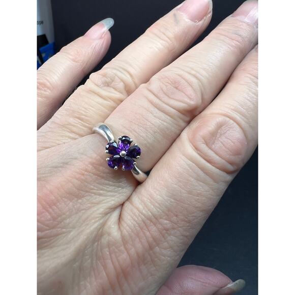 Vintage Sterling Silver Amethyst Floral Cluster Ring – Size 8 (Fits 8–8.5) - Picture 5 of 16